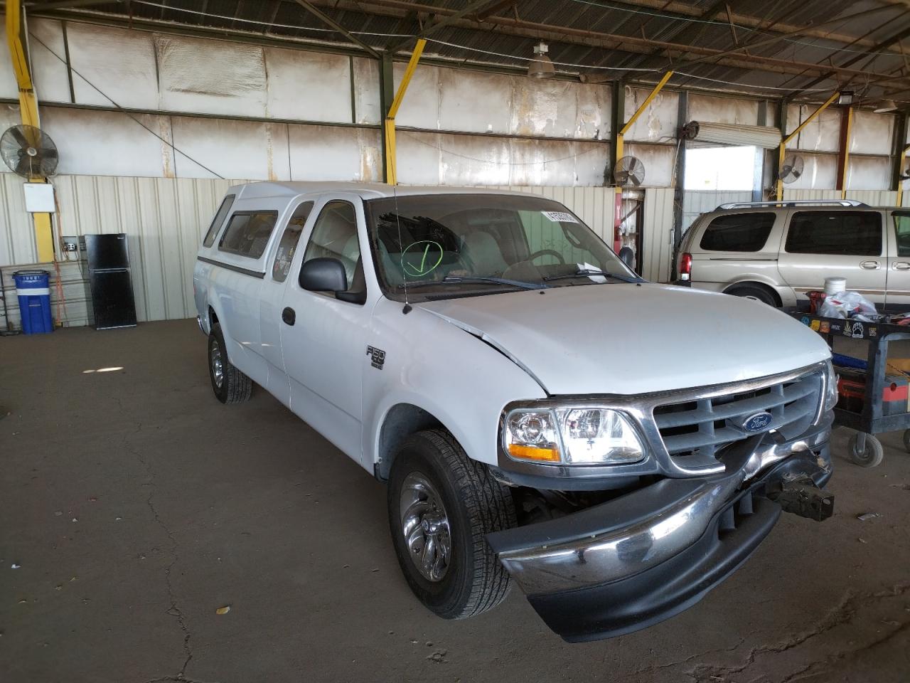 FORD F150 2000 with VIN 1FTRX17W3YKA28152 - Photo from auction