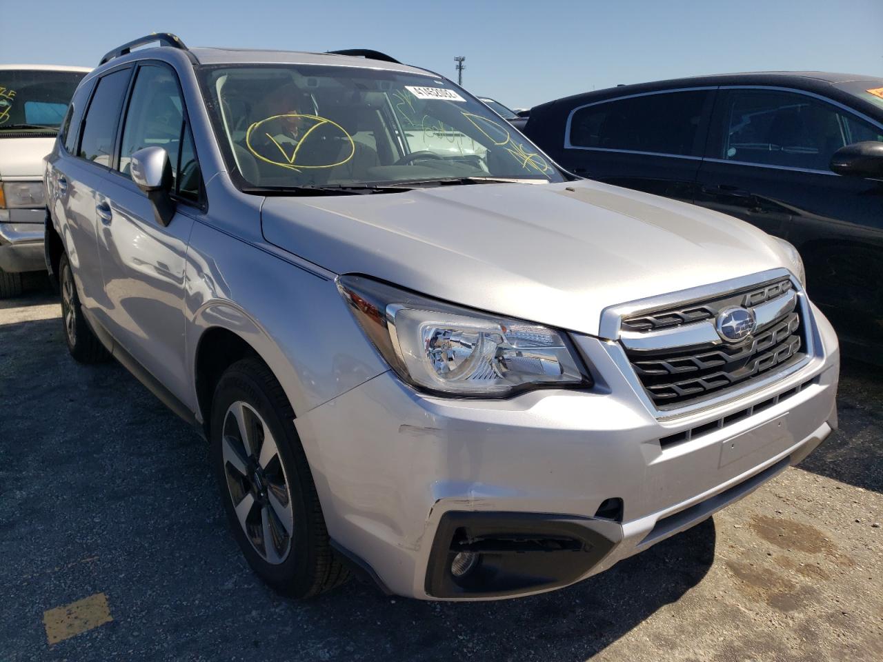 SUBARU FORESTER 2 2018 مع رقم تعريف المركبة JF2SJAGC7JH576183 - صورة من المزاد