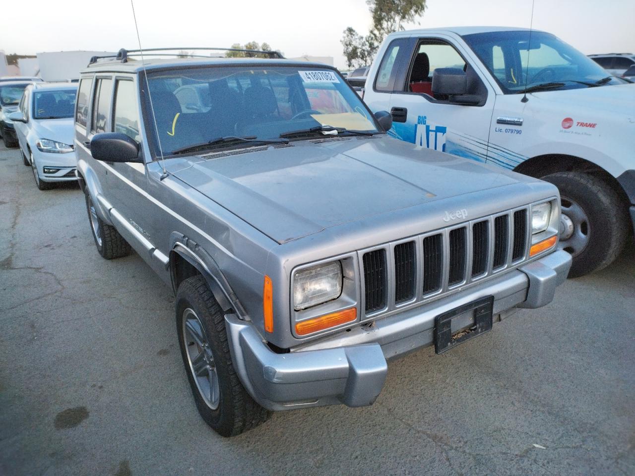 صورة رقم 1 من المزاد - 2001 JEEP CHEROKEE C مع VIN 1J4FF58S31L521218