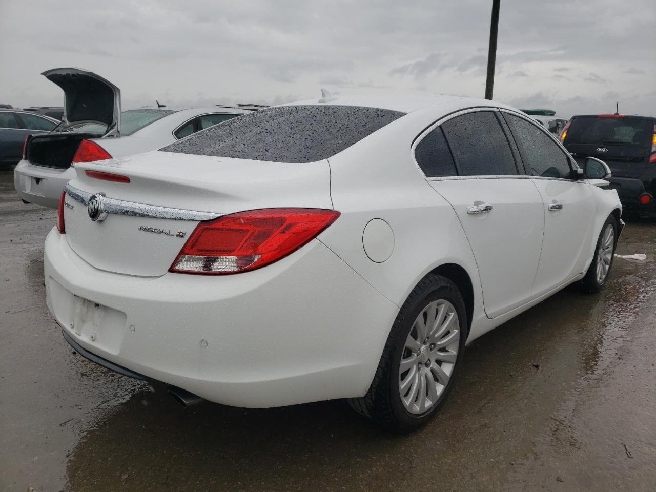 Photo 4 from auction – 2013 BUICK REGAL PREM with VIN 2G4GS5EV5D9207209