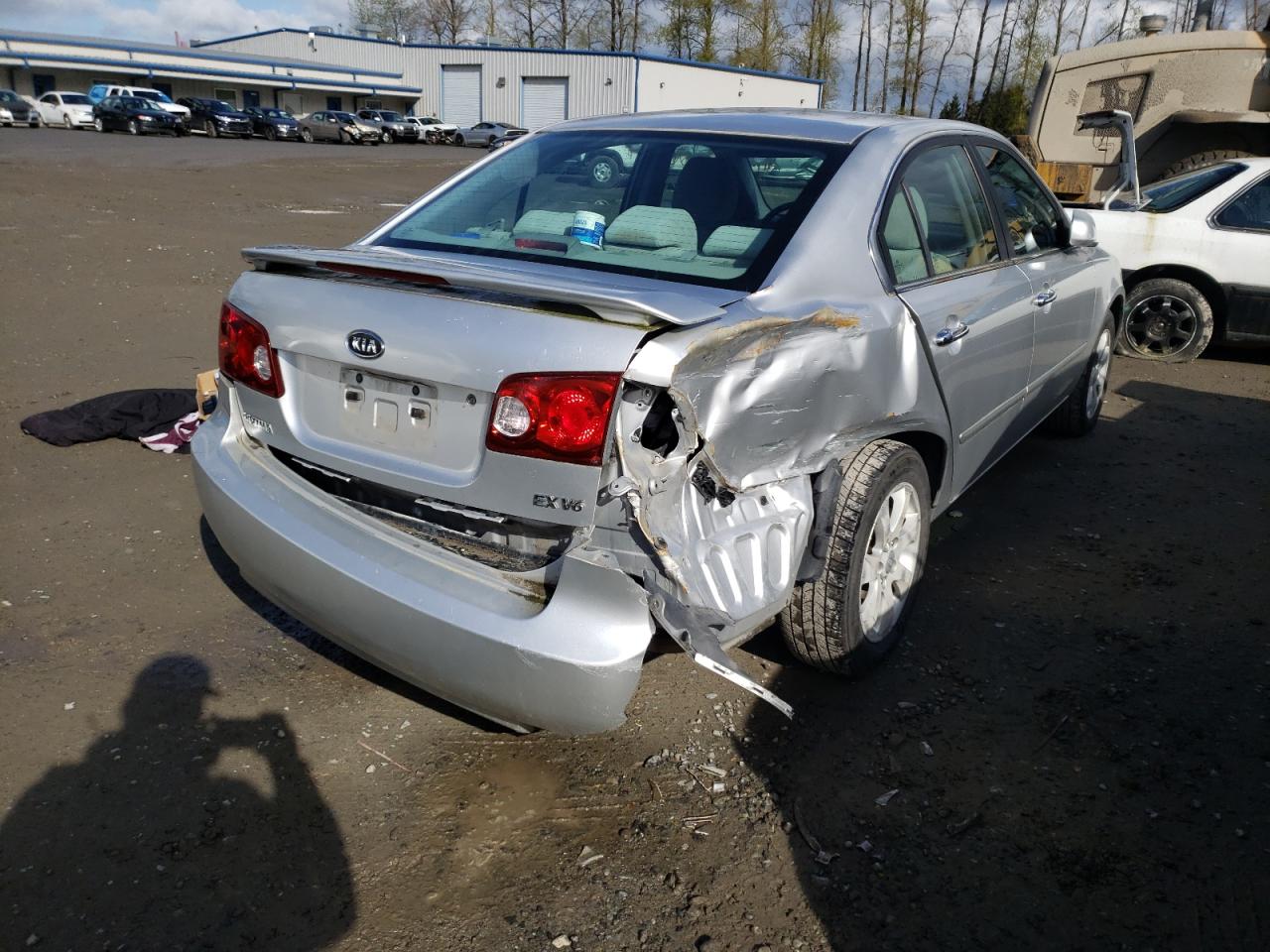 Photo 4 from auction – 2007 KIA OPTIMA LX with VIN KNAGE124775112990