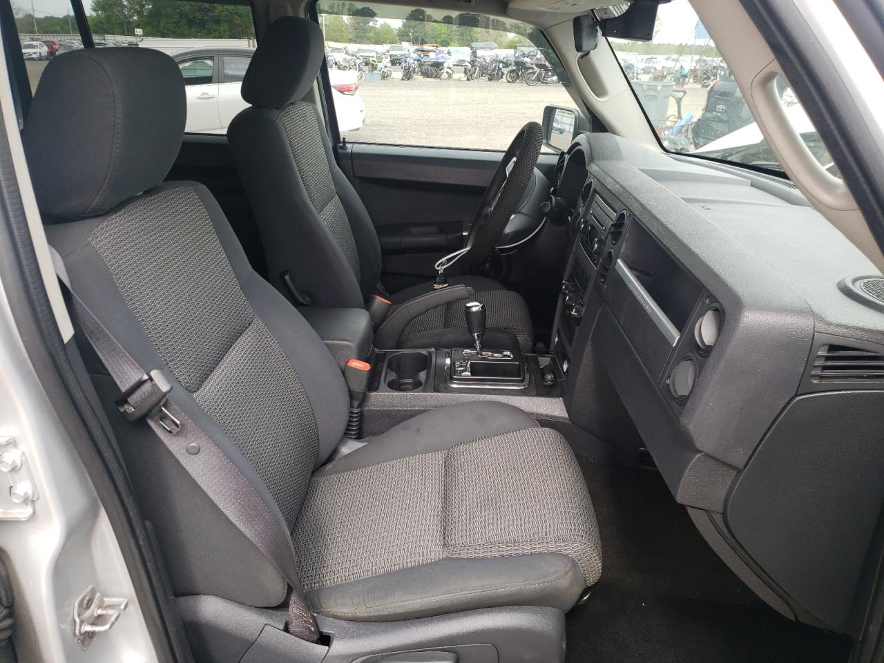 Foto 5 de la subasta – 2008 JEEP COMMANDER con VIN 1J8HG48N28C155335