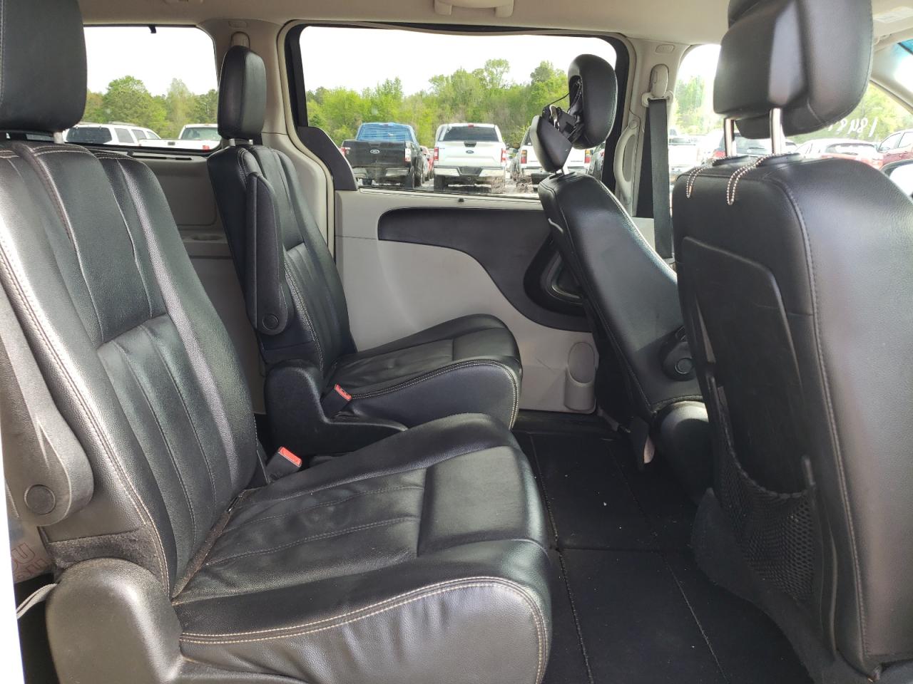 Photo 6 from auction – 2013 CHRYSLER TOWN & COU with VIN 2C4RC1BG1DR770069