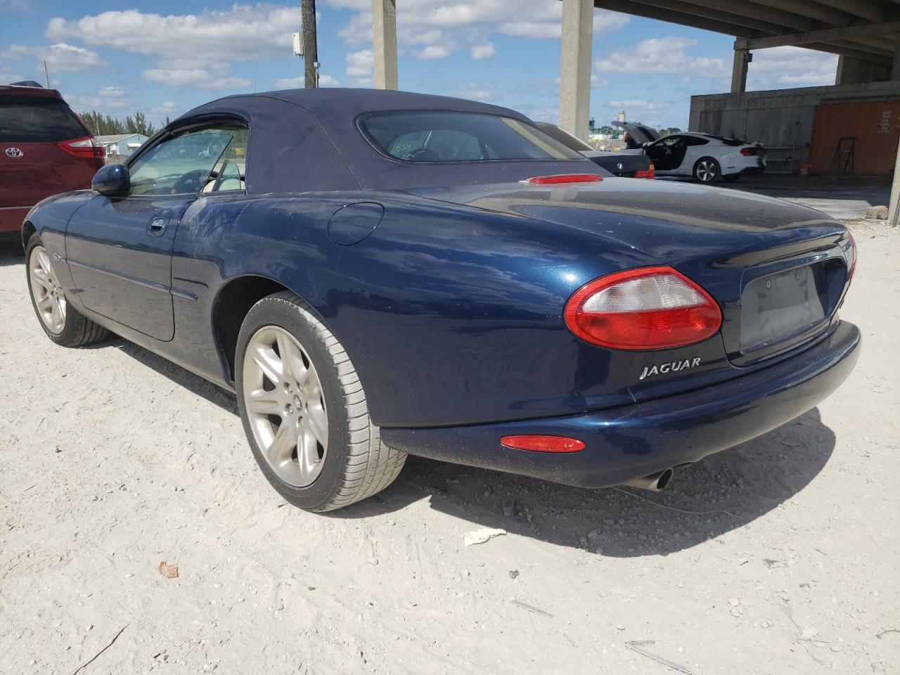 صورة رقم 3 من المزاد - 2000 JAGUAR XK8 مع VIN SAJJA42C9YNA07662