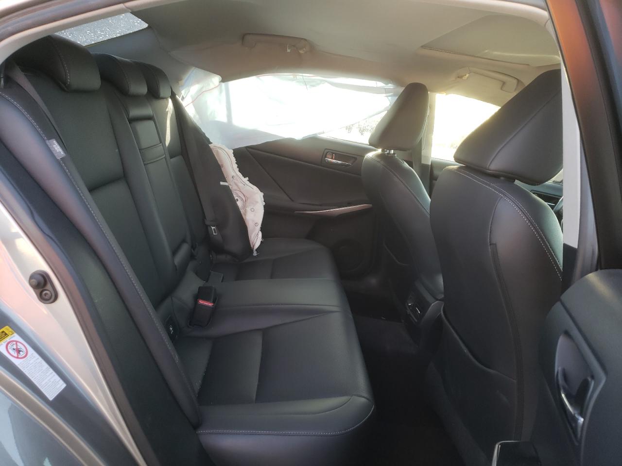 Photo 6 from auction – 2016 LEXUS IS 200T with VIN JTHBA1D28G5017048