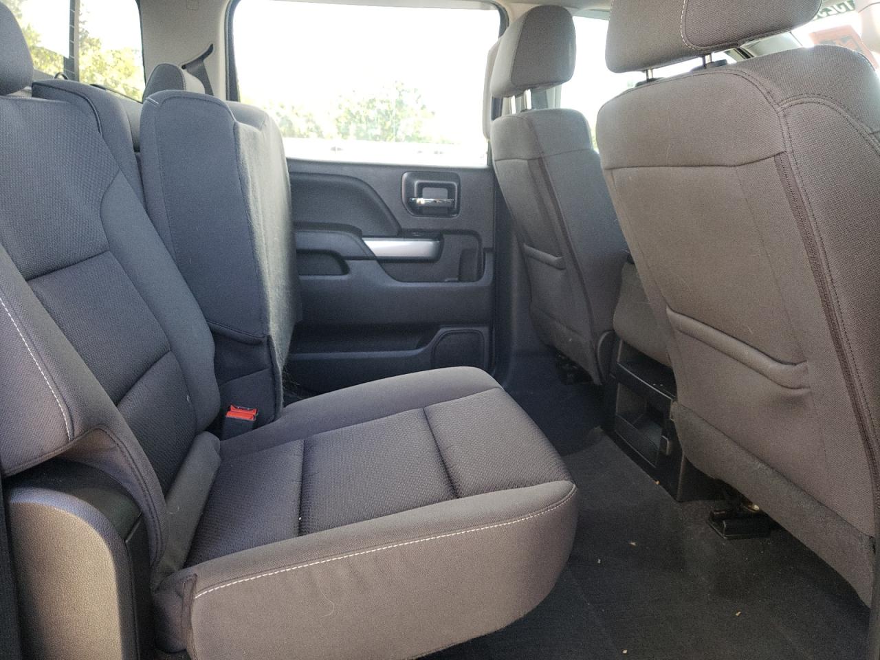 Photo 6 from auction – 2018 CHEVROLET SILVERADO with VIN 3GCUKRECXJG647098