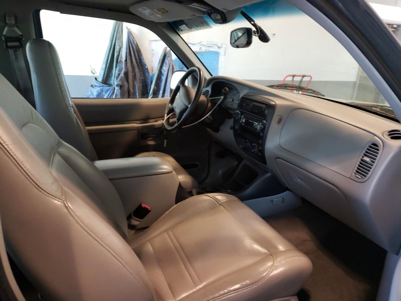 Photo 5 from auction – 1999 FORD EXPLORER with VIN 1FMZU24E9XUC52776
