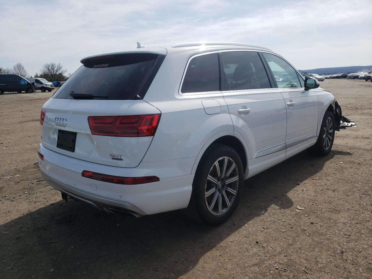 Photo 4 from auction – 2017 AUDI Q7 PREMIUM with VIN WA1LAAF73HD021640