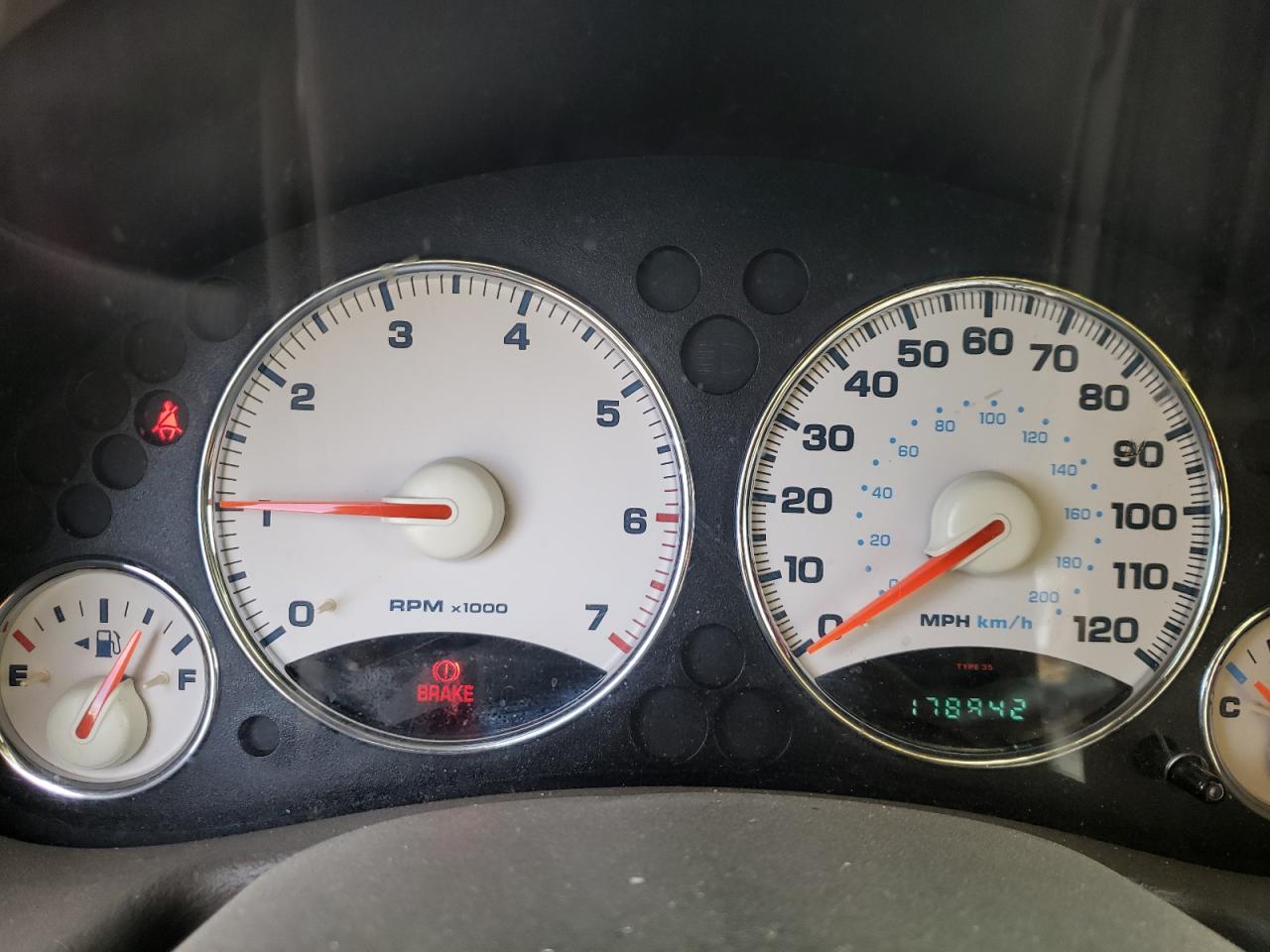 Photo 8 from auction – 2002 JEEP LIBERTY LI with VIN 1J4GL58K92W178590