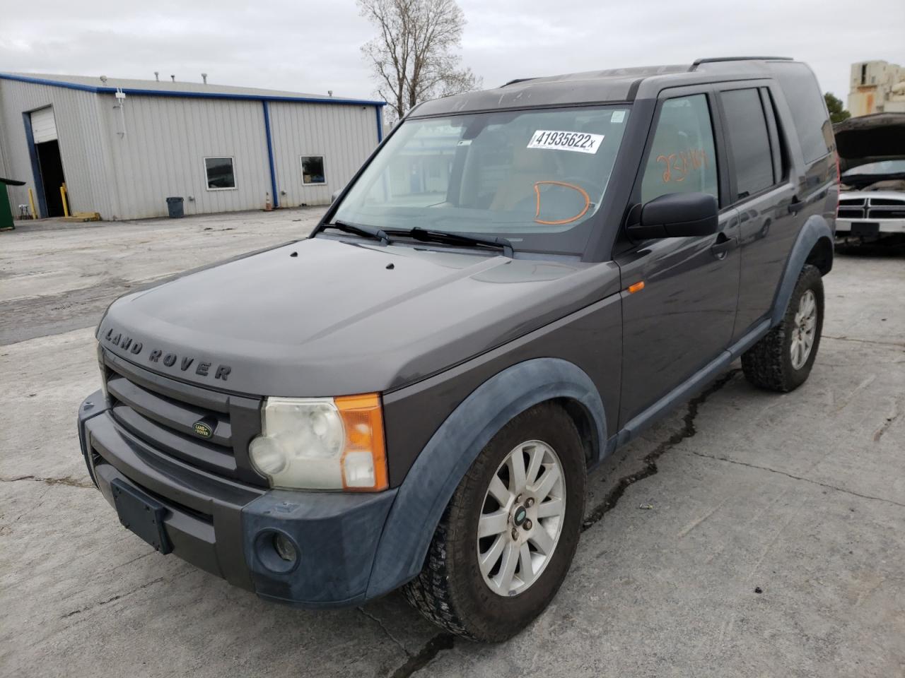 Photo 2 from auction – 2005 LAND ROVER LR3 SE with VIN SALAE25405A324640