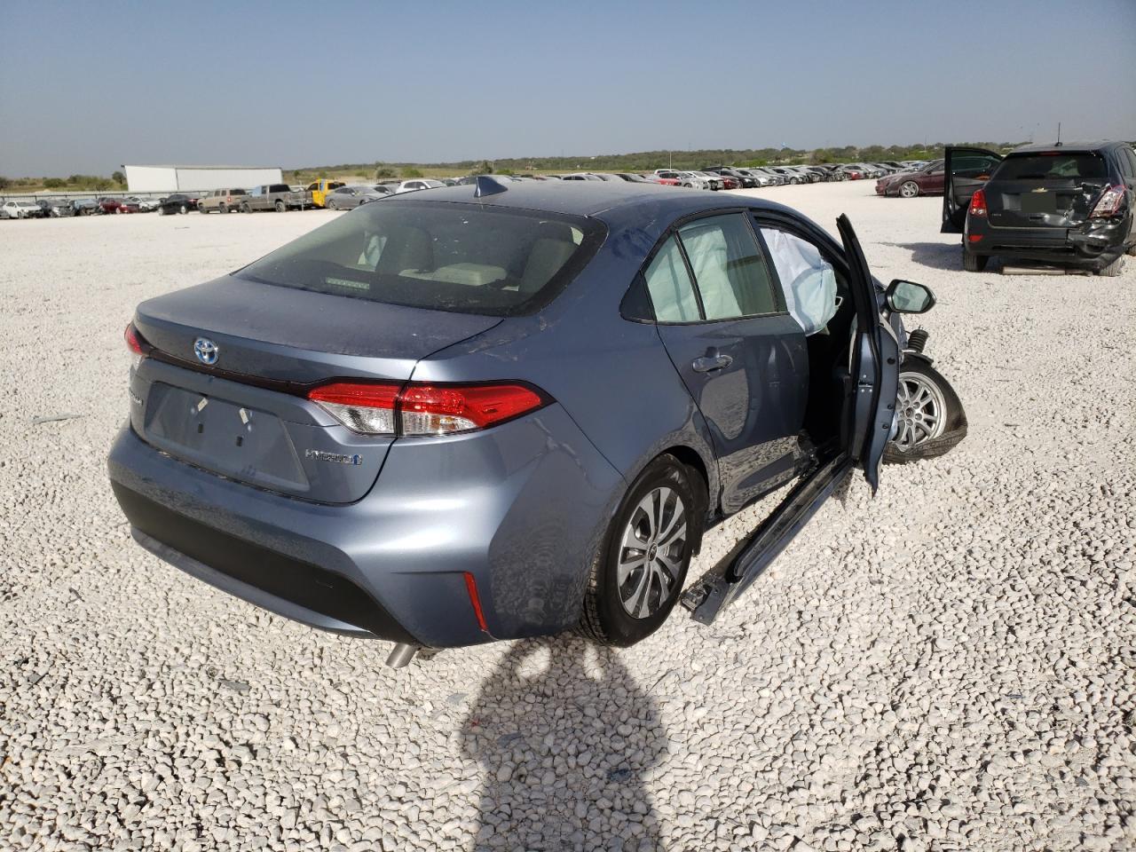 Photo 4 from auction – 2022 TOYOTA COROLLA LE with VIN JTDEAMDE4N3003618