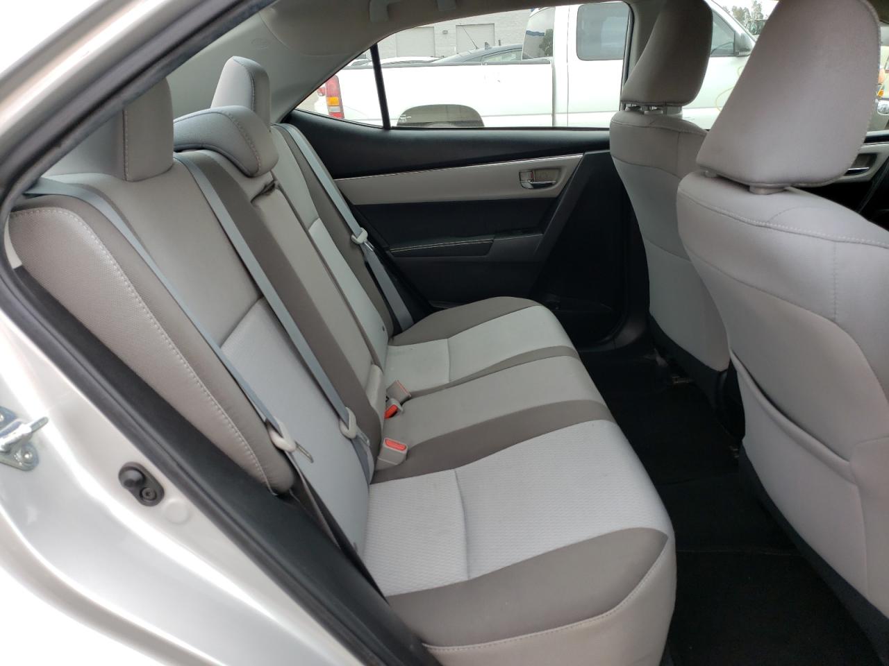 Photo 6 from auction – 2017 TOYOTA COROLLA L with VIN 5YFBURHEXHP679004