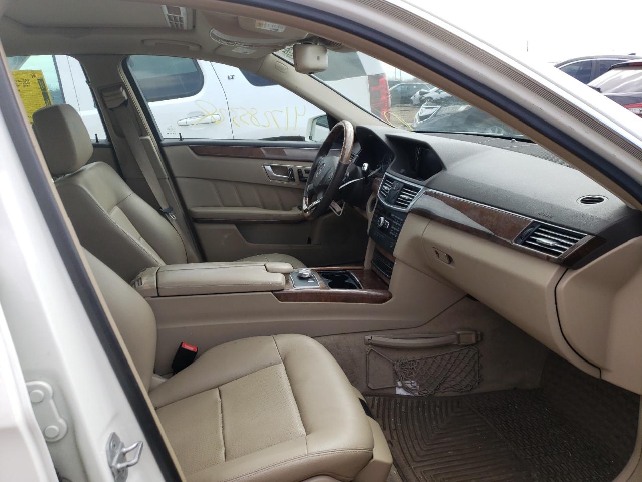 Photo 5 from auction – 2012 MERCEDES-BENZ E 350 with VIN WDDHF5KB0CA555337