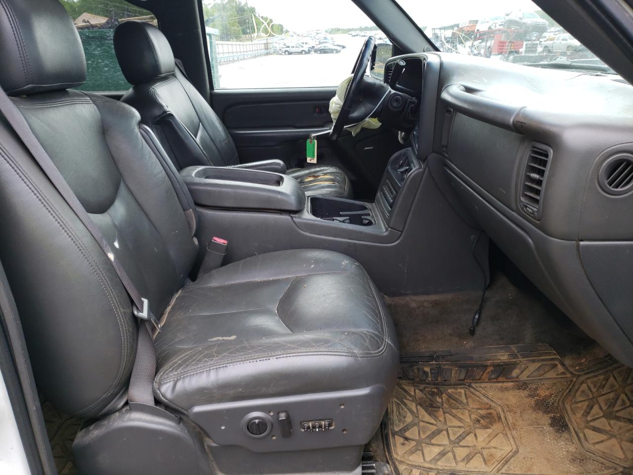 Photo 5 from auction – 2006 CHEVROLET SILVERADO with VIN 2GCEK13N461270987