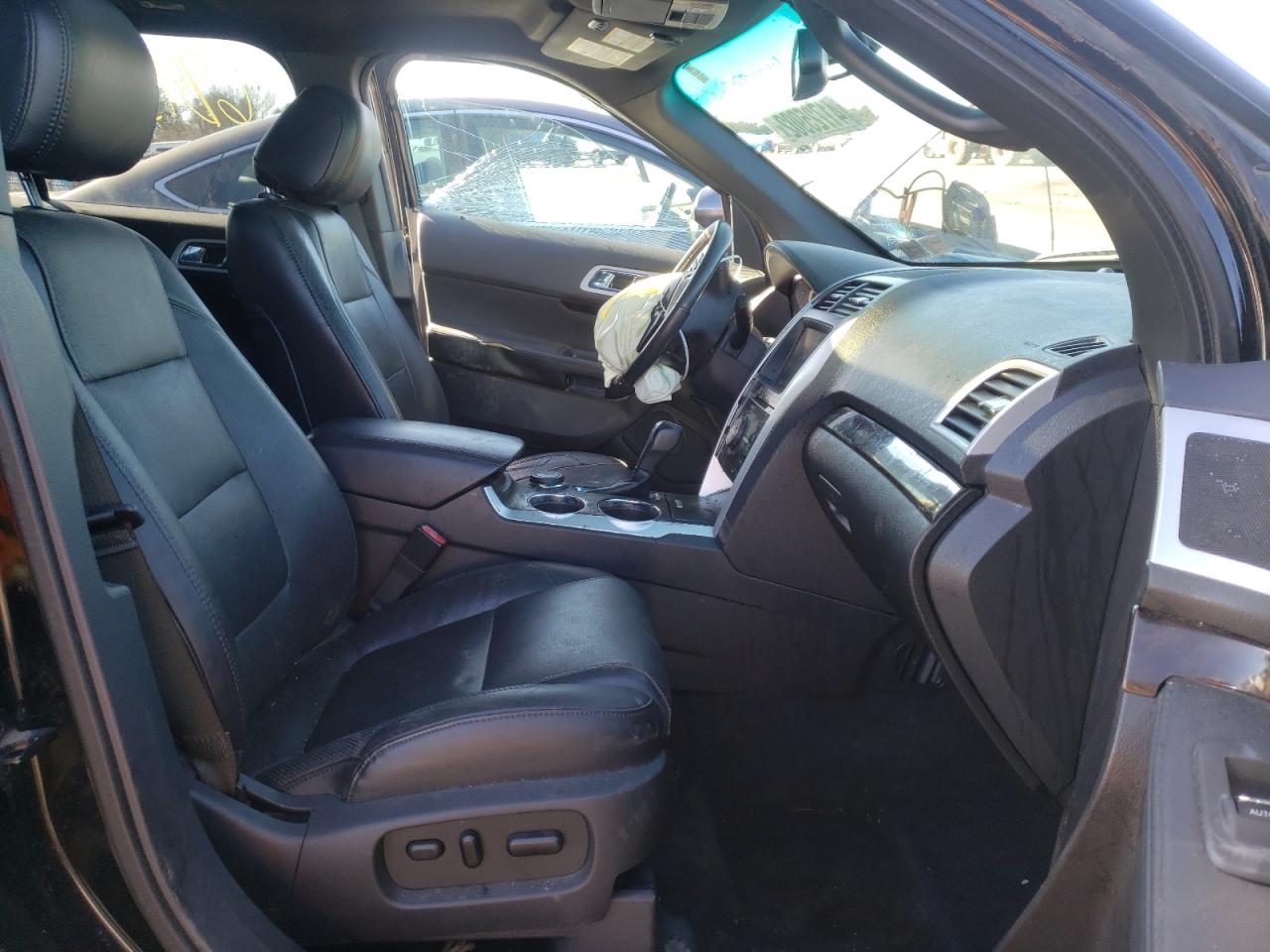 Photo 5 from auction – 2012 FORD EXPLORER L with VIN 1FMHK8F85CGA50490