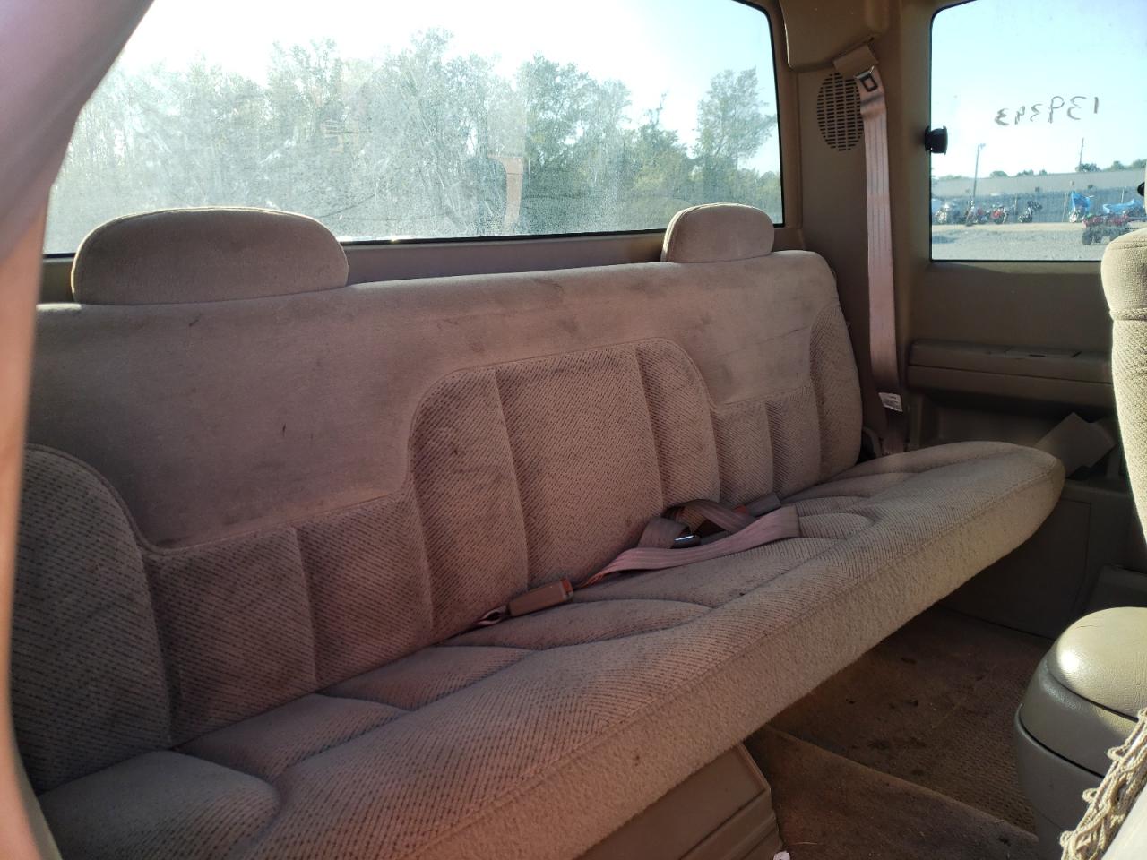 Photo 6 from auction – 1998 CHEVROLET GMT-400 C1 with VIN 2GCEC19R3W1114284
