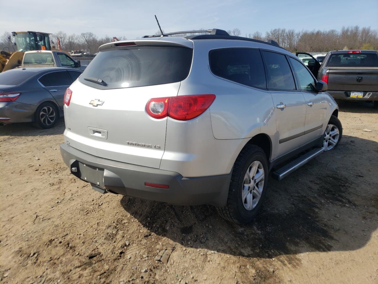Photo 4 from auction – 2012 CHEVROLET TRAVERSE L with VIN 1GNKVFED4CJ231711
