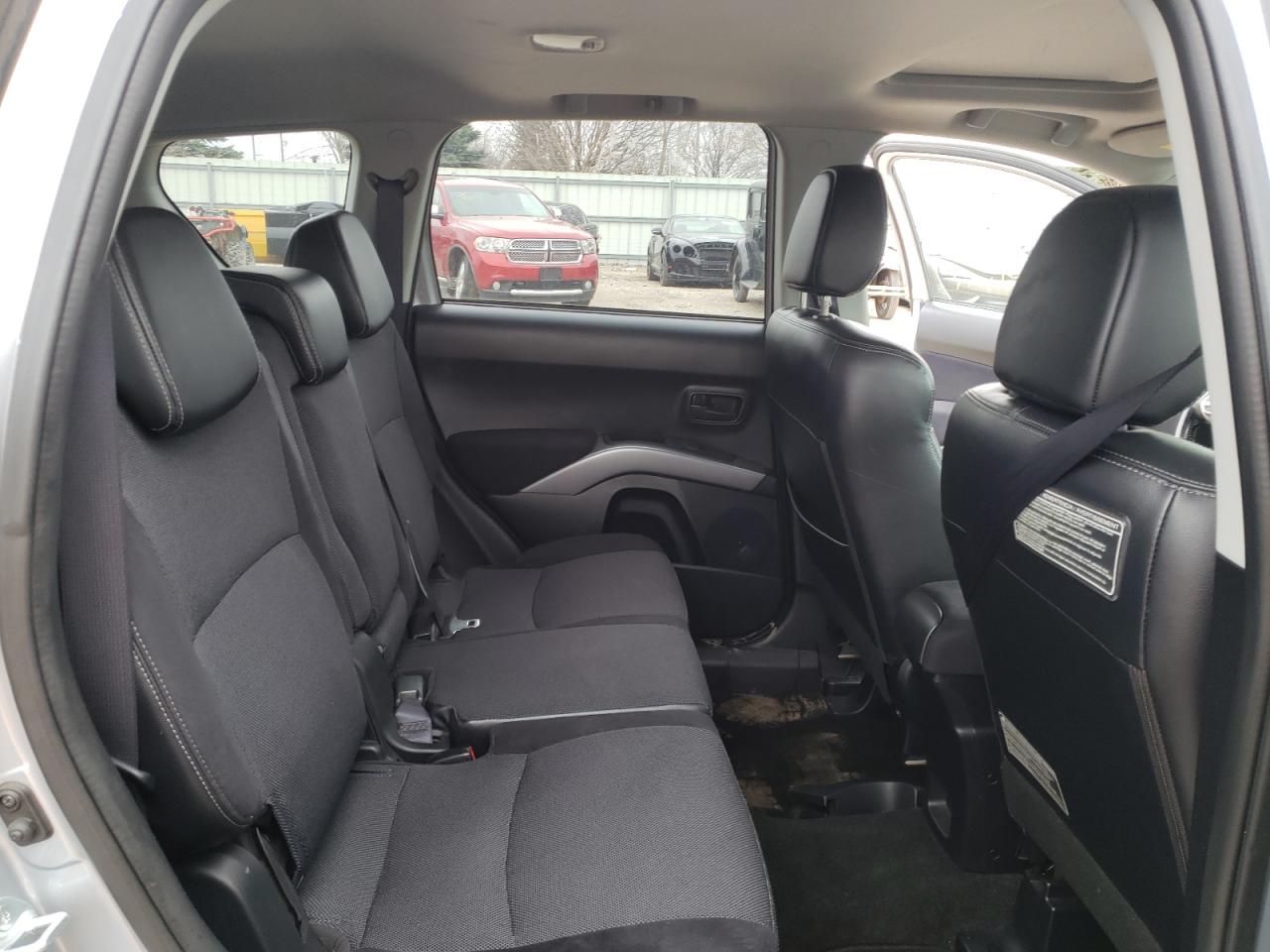 Photo 6 from auction – 2008 MITSUBISHI OUTLANDER with VIN JA4LT31W98Z015915