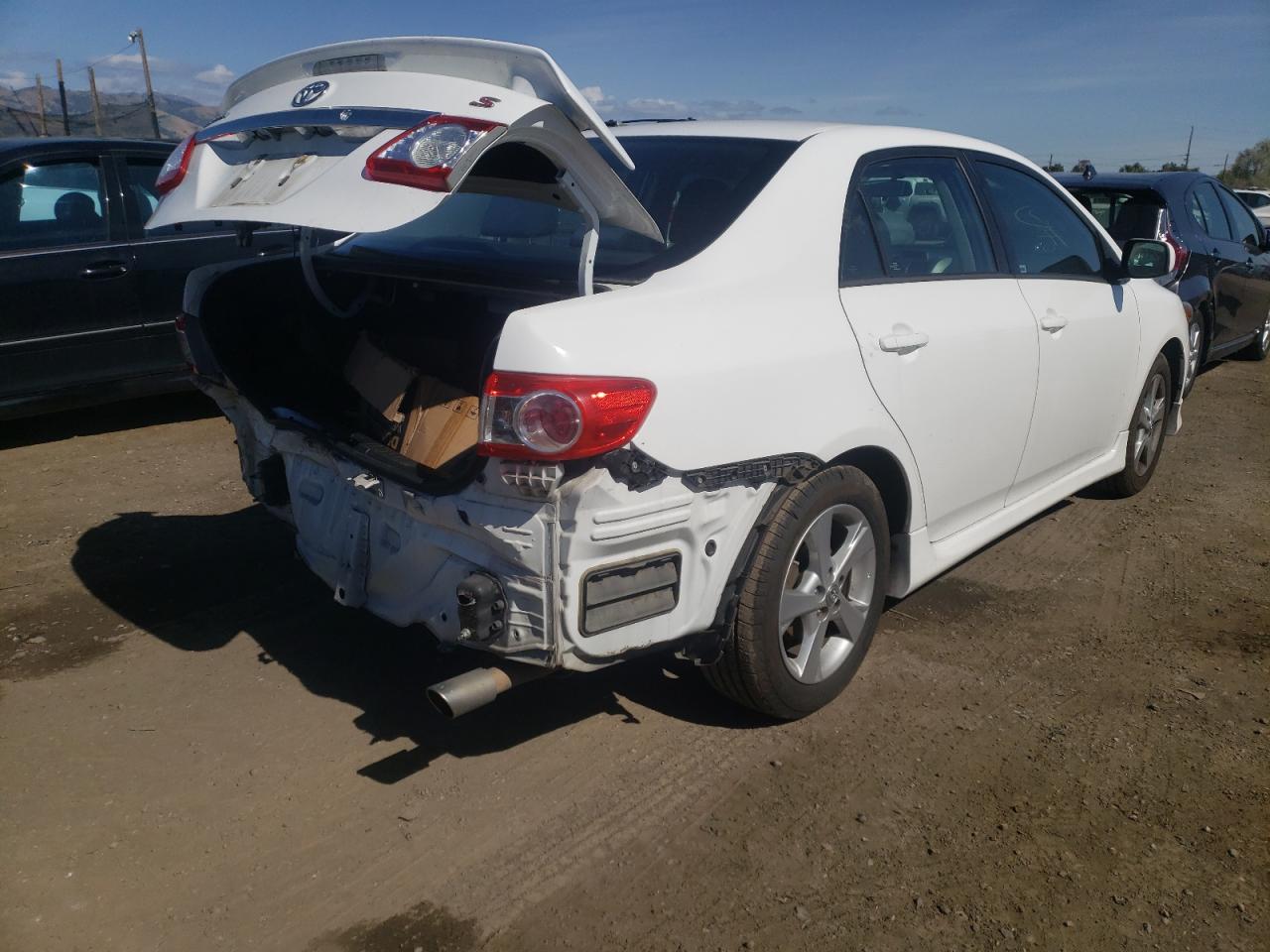 Фото 4 с аукциона – 2013 TOYOTA COROLLA BA с VIN 2T1BU4EE1DC930462