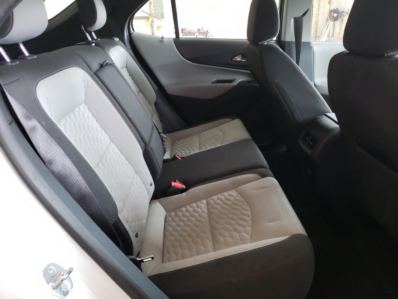 Photo 6 from auction – 2018 CHEVROLET EQUINOX LS with VIN 2GNAXHEV2J6115136