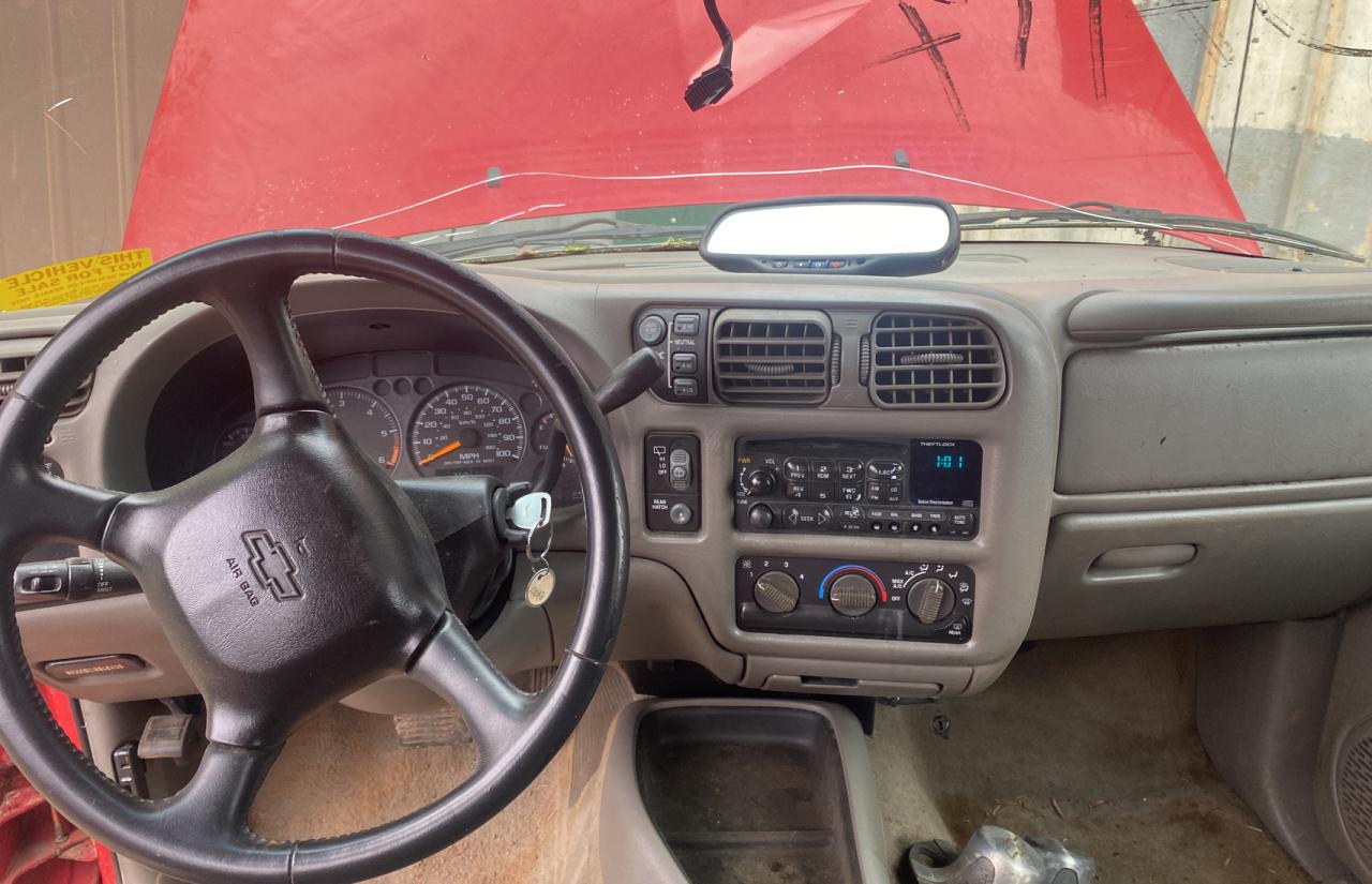 Photo 9 from auction – 2001 CHEVROLET BLAZER with VIN 1GNDT13W412194382