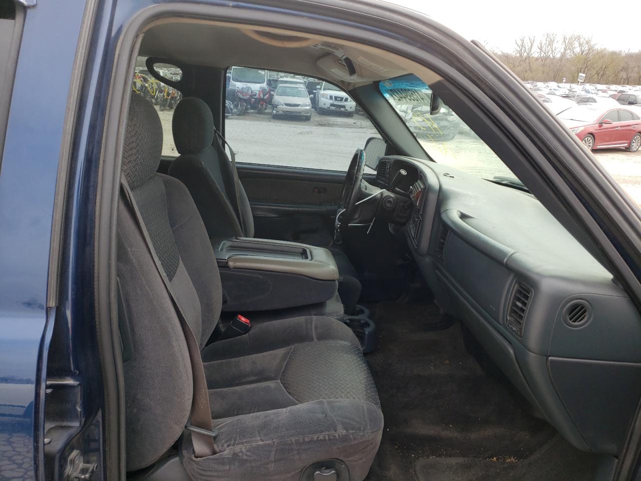 Photo 5 from auction – 2002 CHEVROLET AVALANCHE with VIN 3GNEK13T92G141084