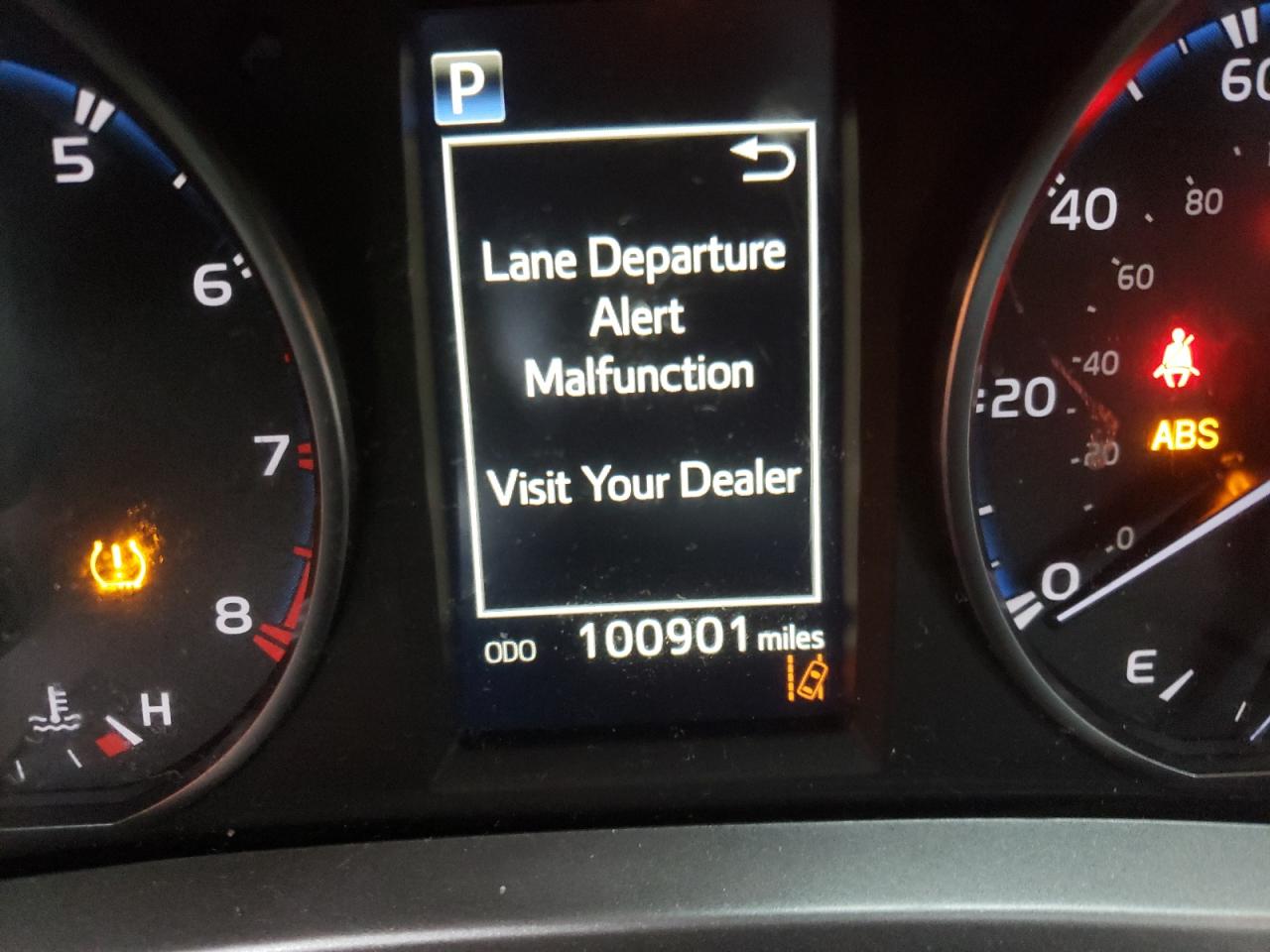 Photo 8 from auction – 2018 TOYOTA RAV4 ADVEN with VIN JTMWFREV6JD132448