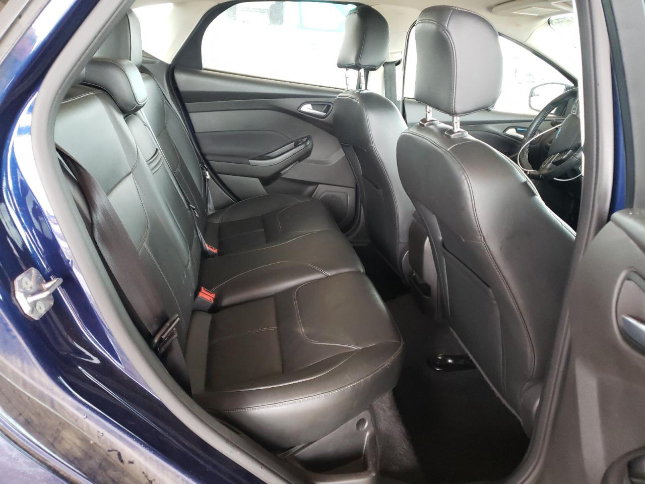 Photo 6 from auction – 2016 FORD FOCUS SE with VIN 1FADP3K22GL321825