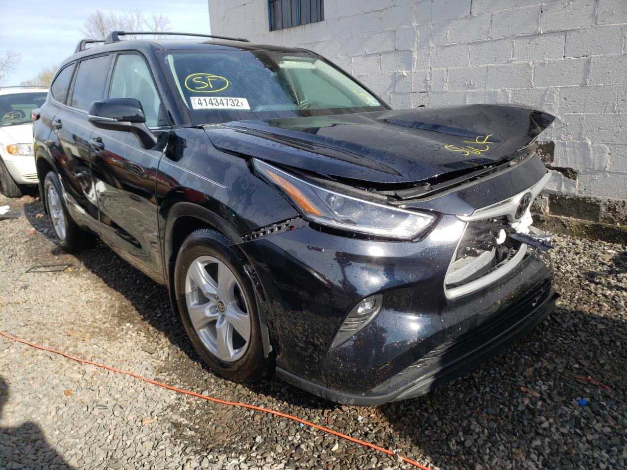 TOYOTA HIGHLANDER 2021 with VIN 5TDBZRBH2MS150636 - Photo from auction