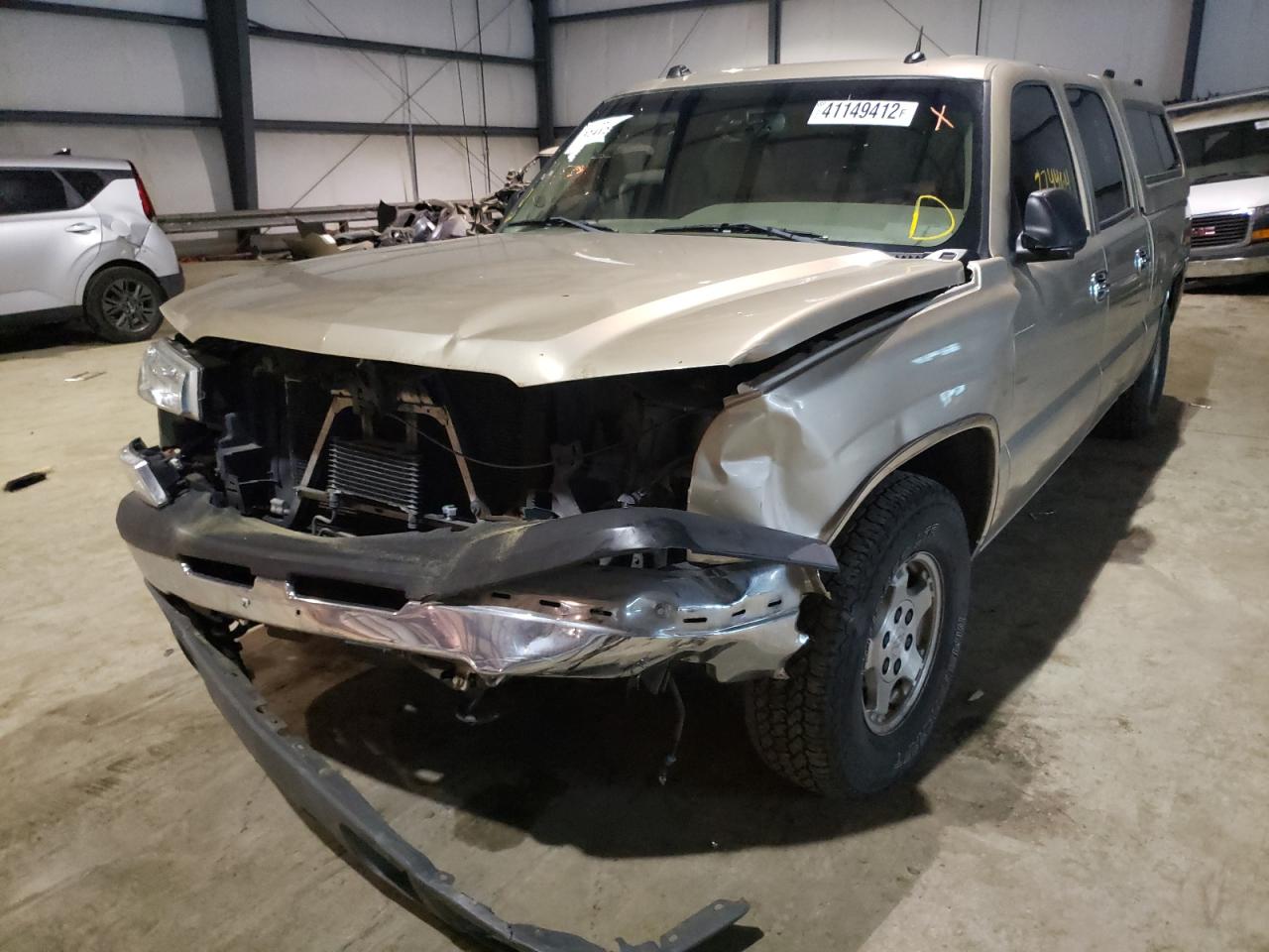 Photo 2 from auction – 2004 CHEVROLET SILVERADO with VIN 2GCEK13T641407357