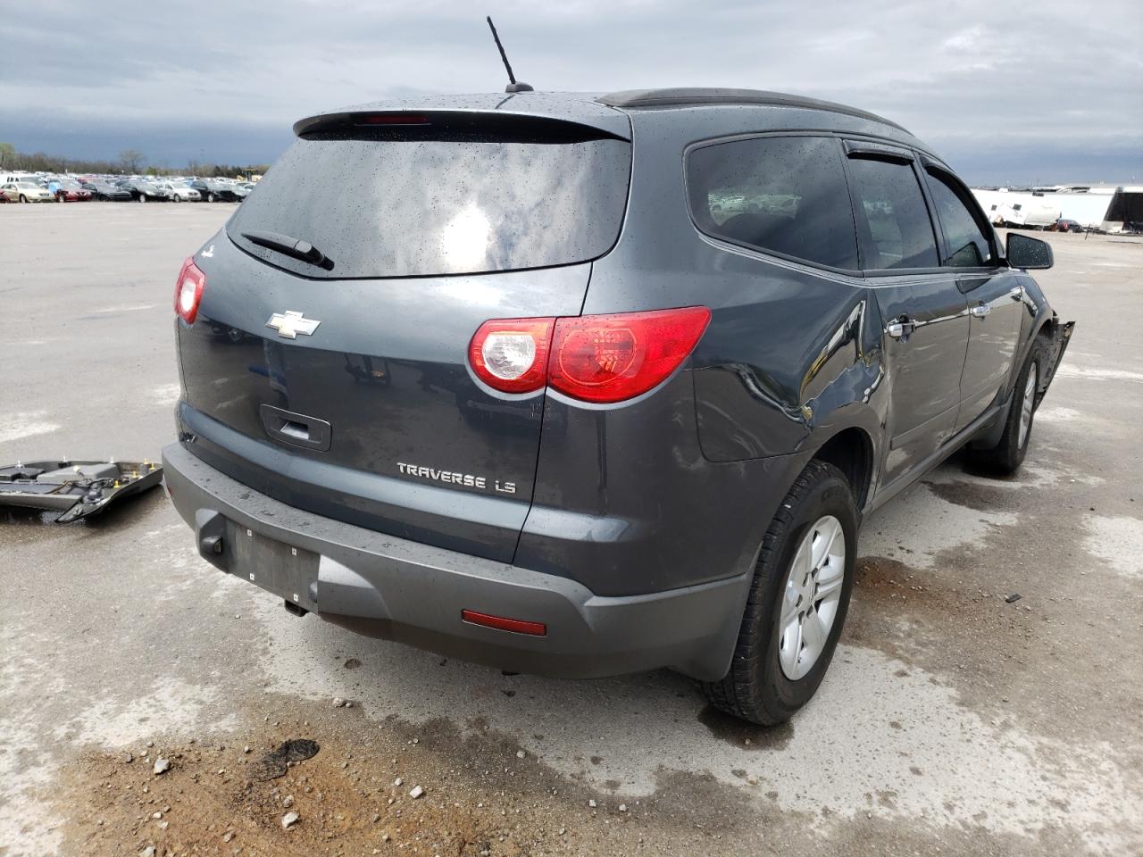 Photo 4 from auction – 2011 CHEVROLET TRAVERSE L with VIN 1GNKRFED9BJ135060