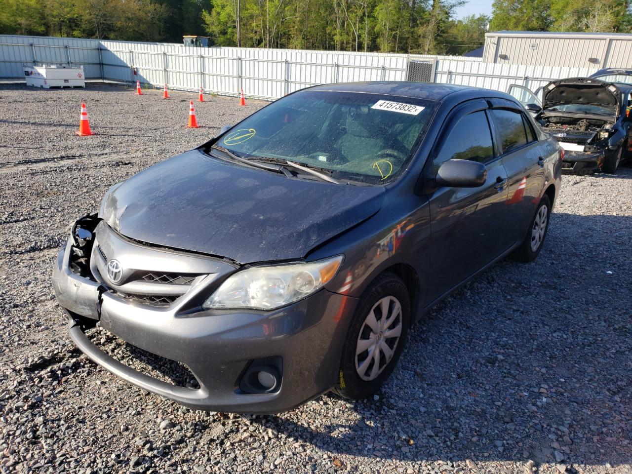 Photo 2 from auction – 2013 TOYOTA COROLLA with VIN 5YFBU4EE9DP076403