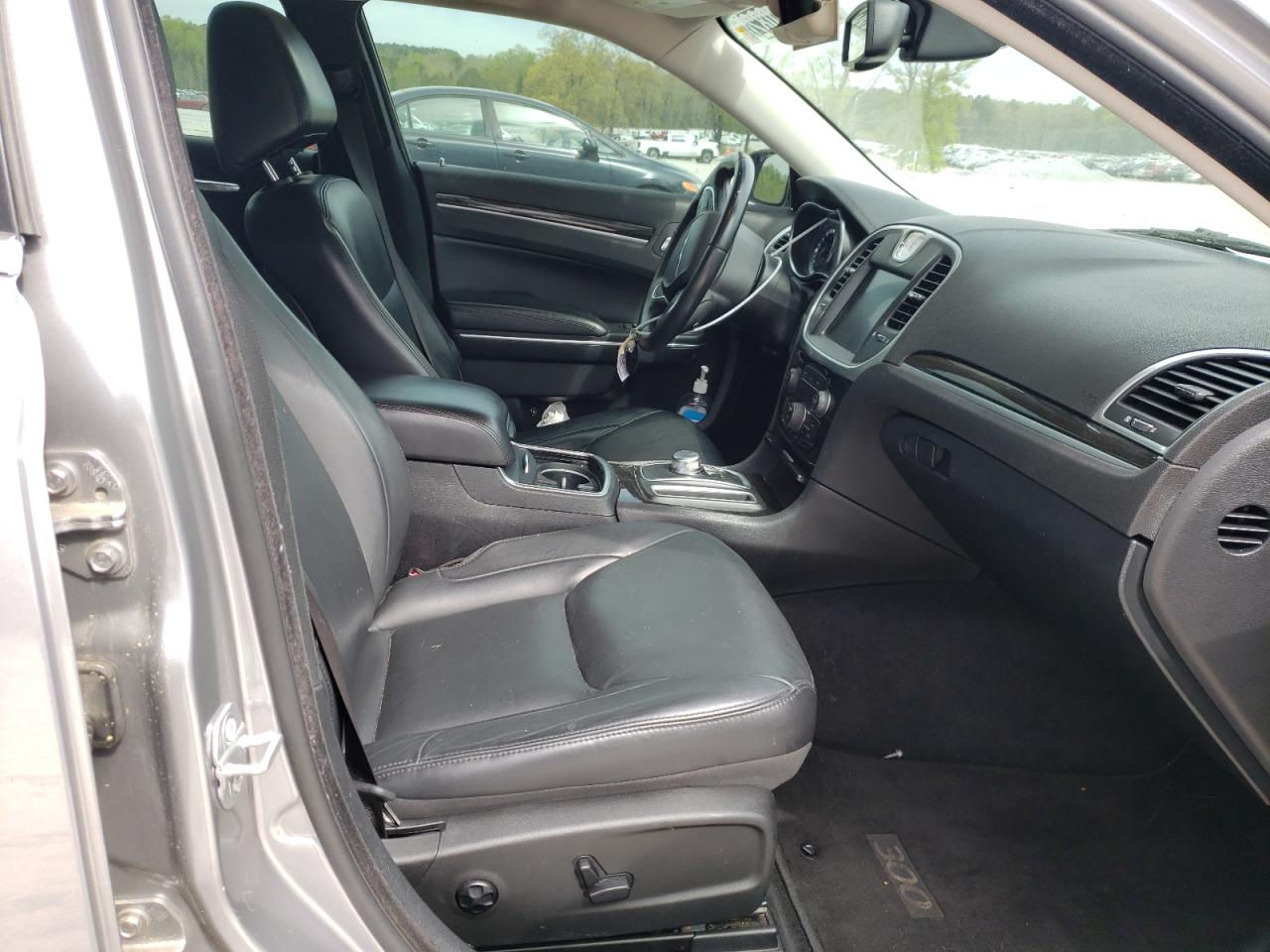 Photo 5 from auction – 2015 CHRYSLER 300 LIMITE with VIN 2C3CCAAG6FH743003