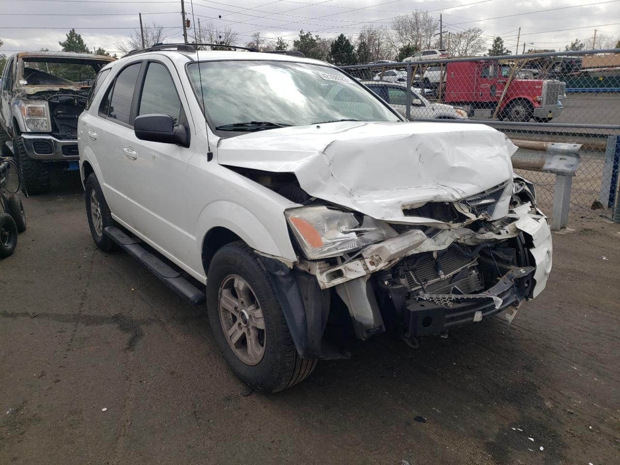 Photo 9 from auction – 2004 KIA SORENTO EX with VIN KNDJD733945194804