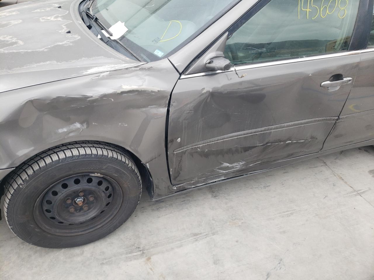 Photo 9 from auction – 2005 TOYOTA CAMRY LE with VIN 4T1BE32K45U528002