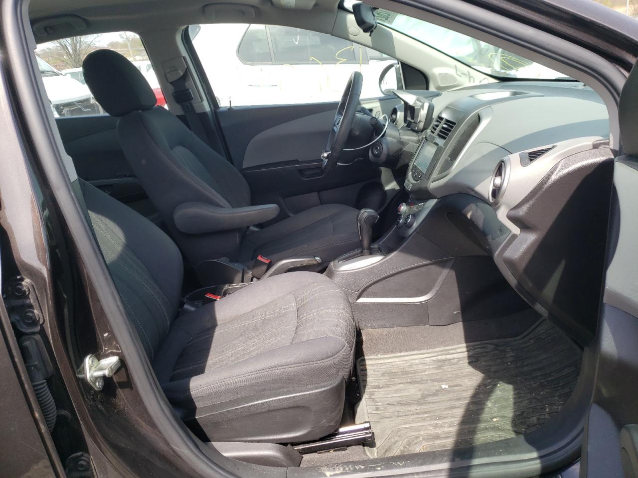 Photo 5 from auction – 2014 CHEVROLET SONIC LT with VIN 1G1JC5SB4E4179806