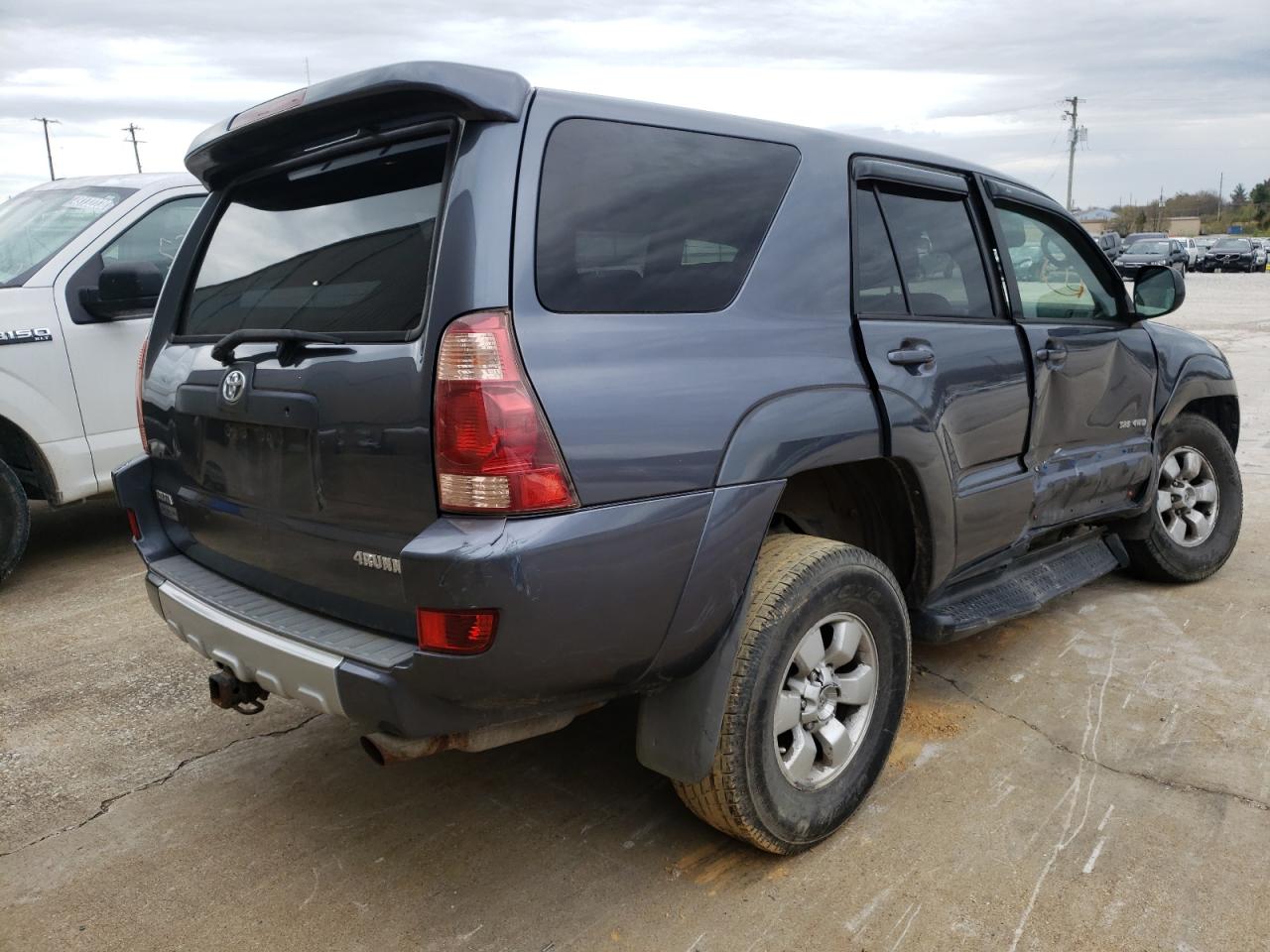 Photo 4 from auction – 2004 TOYOTA 4RUNNER SR with VIN JTEBU14R840046401