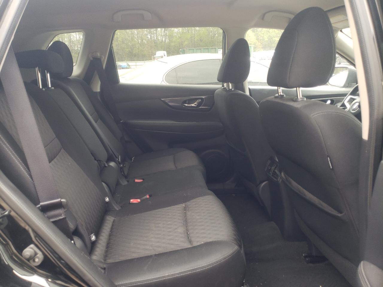 Photo 6 from auction – 2017 NISSAN ROGUE S with VIN KNMAT2MVXHP512025