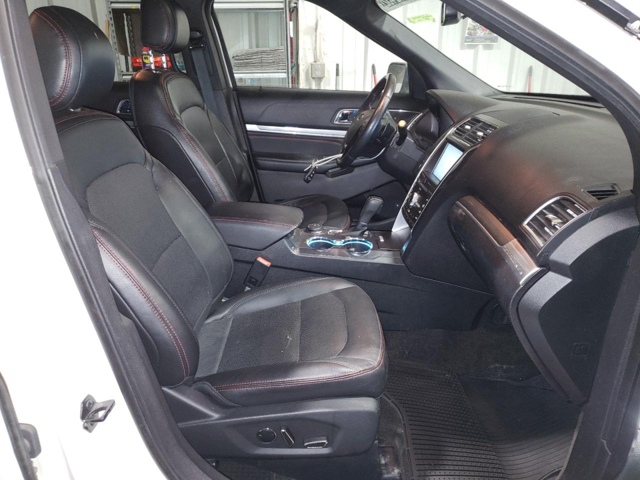 صورة رقم 5 من المزاد - 2016 FORD EXPLORER S مع VIN 1FM5K8GT6GGC64786