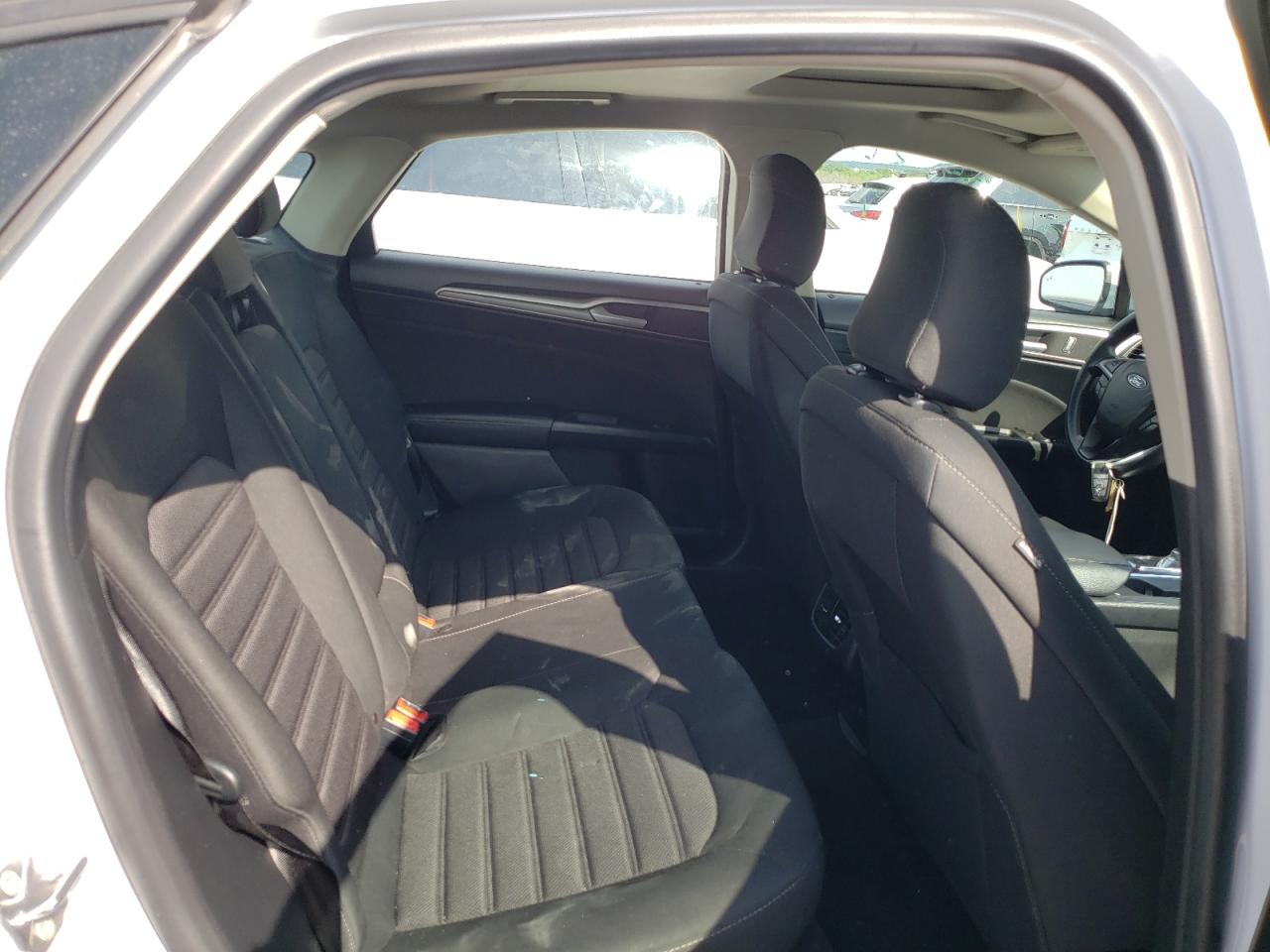 Photo 6 from auction – 2020 FORD FUSION SE with VIN 3FA6P0HD5LR136325
