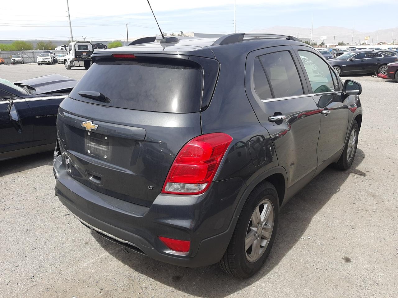 Photo 4 from auction – 2018 CHEVROLET TRAX 1LT with VIN 3GNCJLSB2JL417674