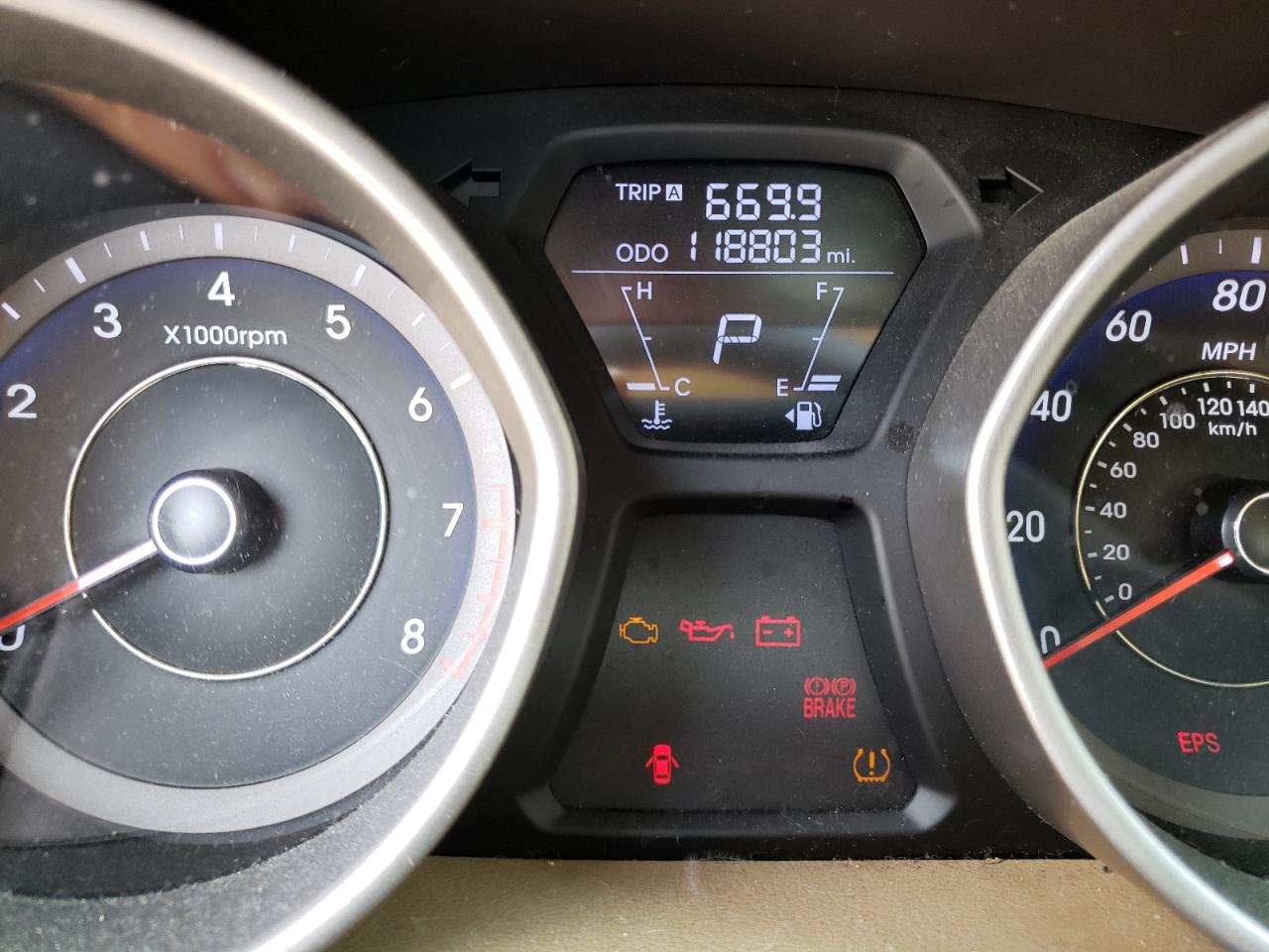 Photo 8 from auction – 2011 HYUNDAI ELANTRA with VIN KMHDH4AE7BU104004