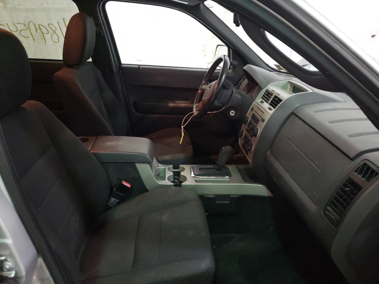 Photo 5 from auction – 2009 FORD ESCAPE XLT with VIN 1FMCU93GX9KB20092