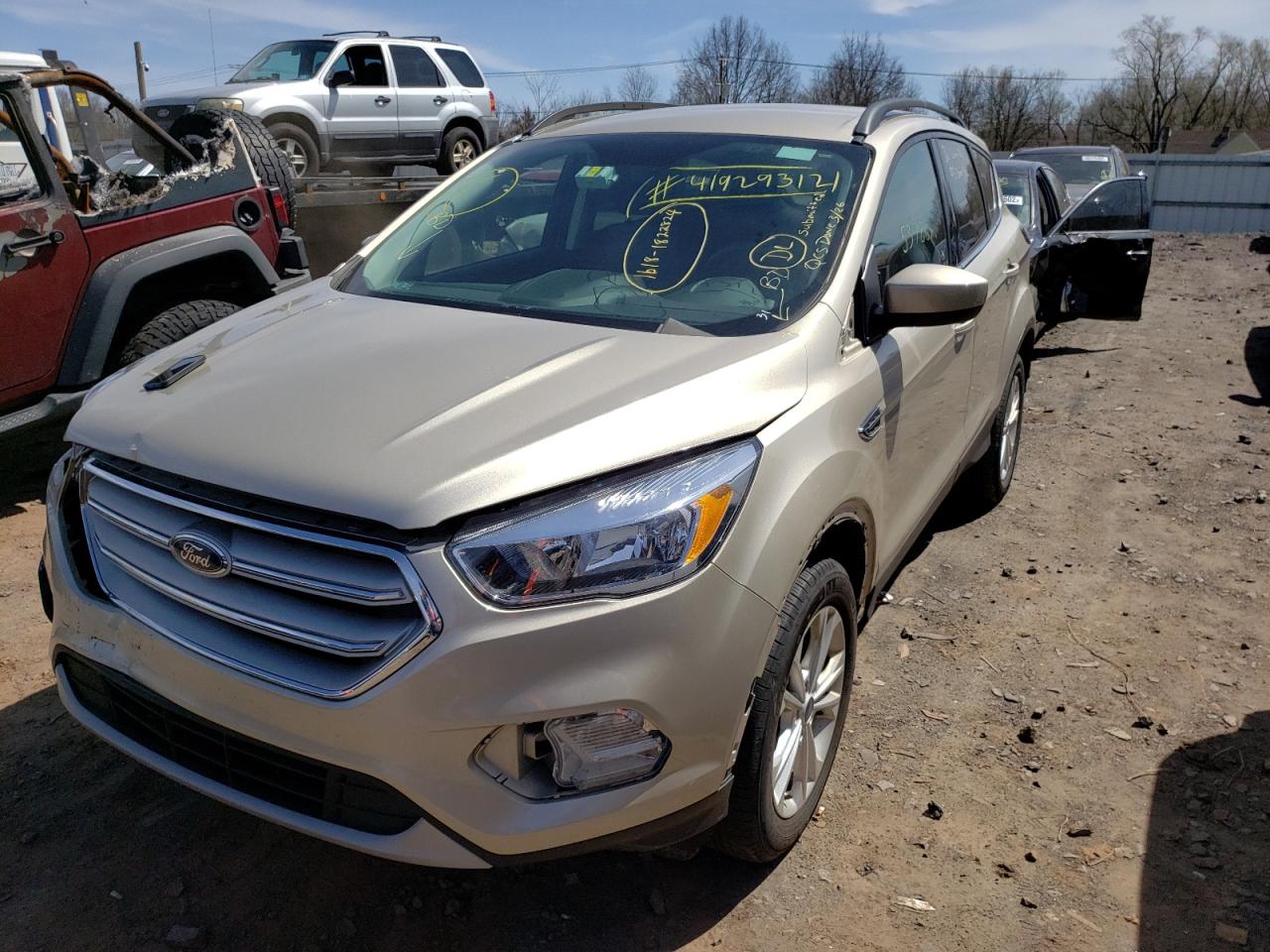 Photo 2 from auction – 2018 FORD ESCAPE SE with VIN 1FMCU9GD7JUC32938