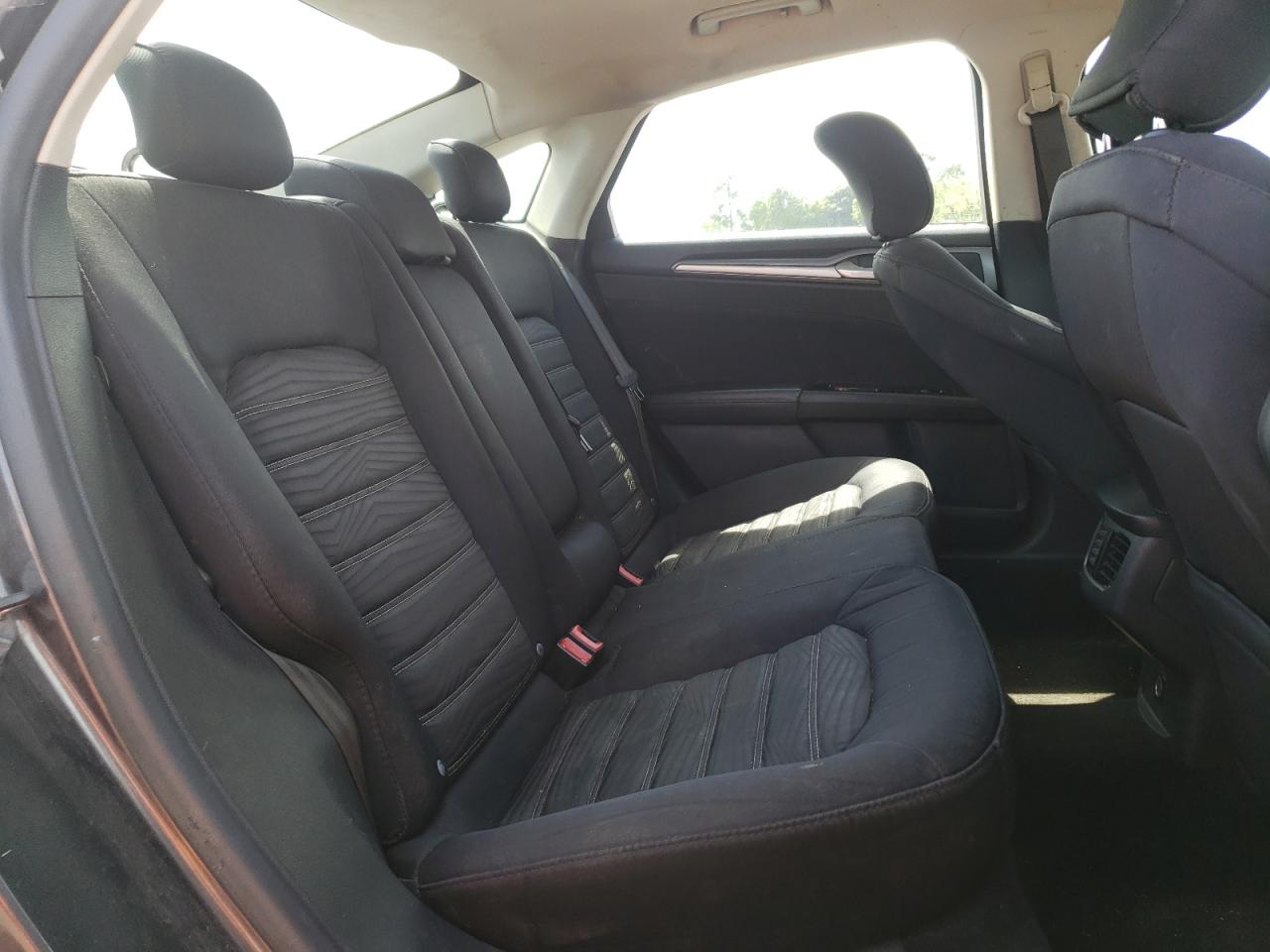 Photo 6 from auction – 2016 FORD FUSION SE with VIN 3FA6P0H77GR307253