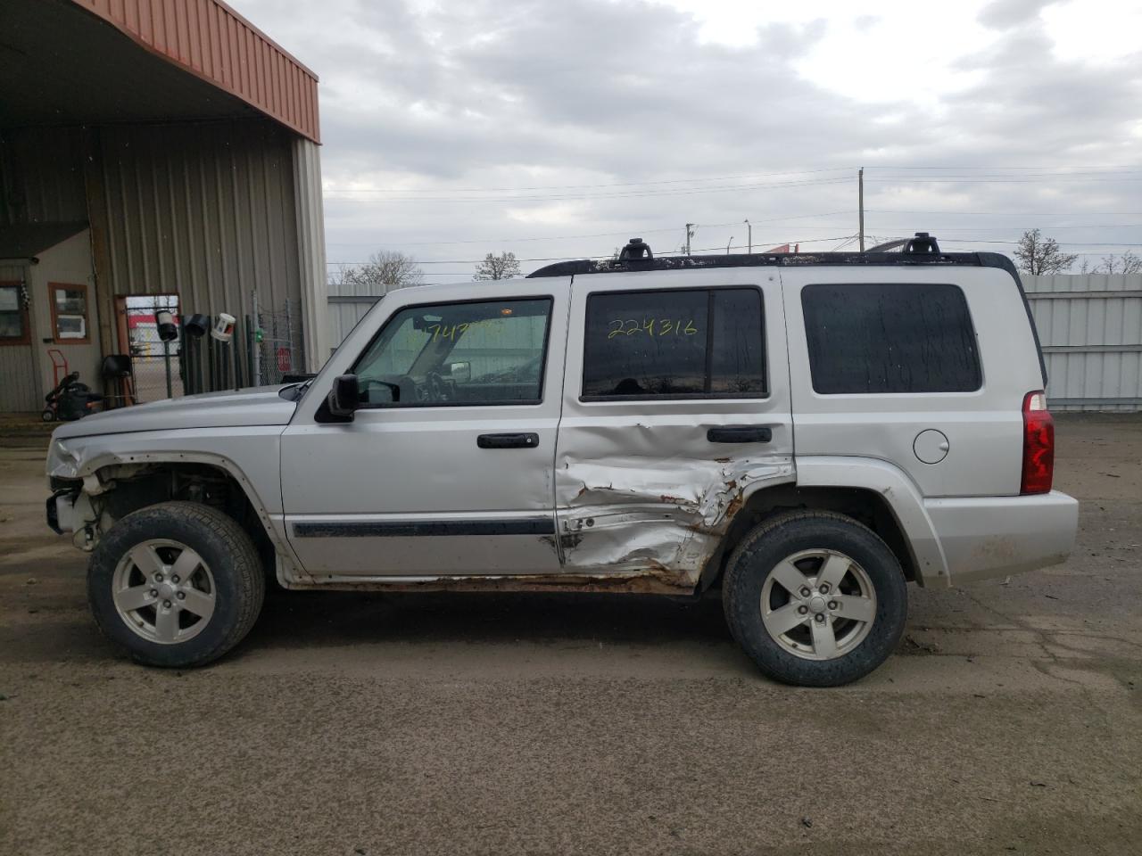 Photo 9 from auction – 2006 JEEP COMMANDER with VIN 1J8HG48K16C280104