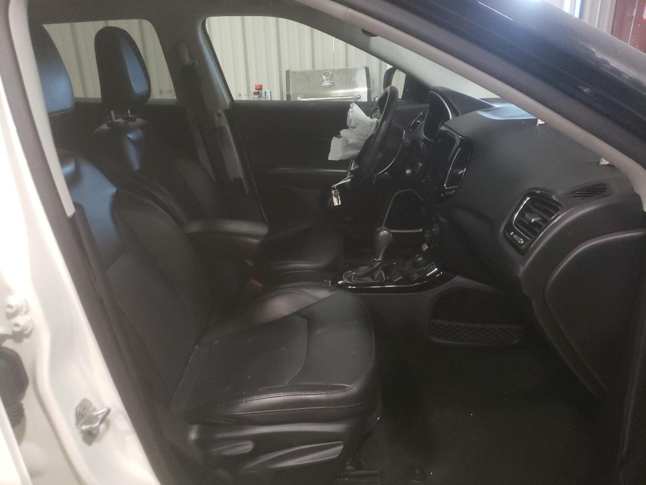 Photo 5 from auction – 2019 JEEP COMPASS LI with VIN 3C4NJDCB3KT695281