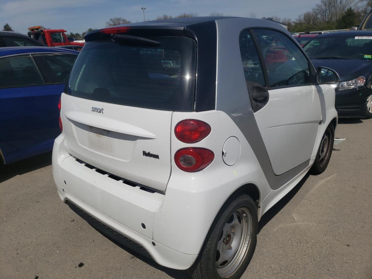 Photo 4 from auction – 2015 SMART FORTWO PUR with VIN WMEEJ3BA2FK808116