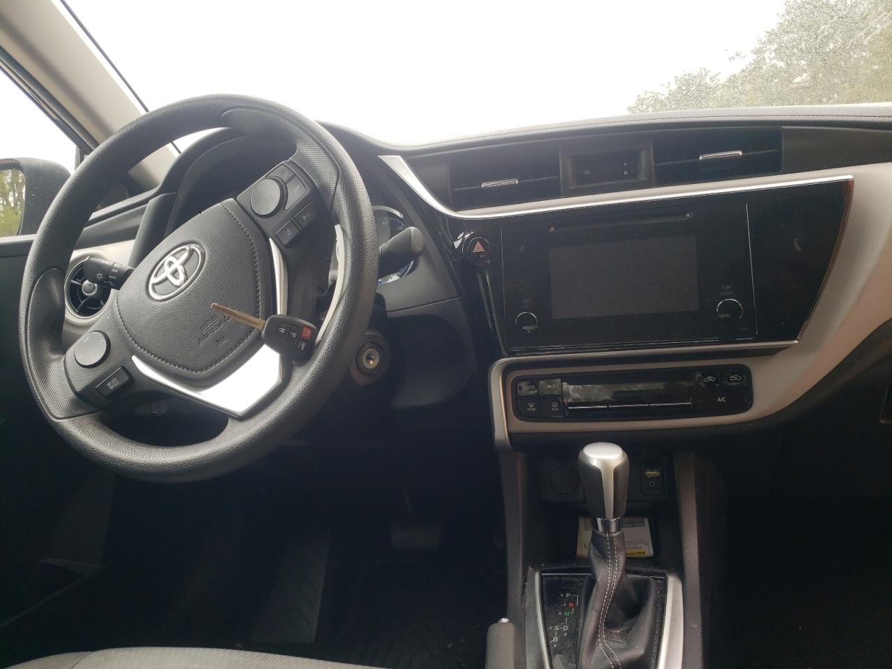 Photo 9 from auction – 2018 TOYOTA COROLLA L with VIN 2T1BURHE1JC010321