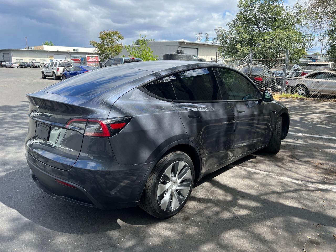 Photo 4 from auction – 2021 TESLA MODEL Y with VIN 5YJYGAEE8MF217585
